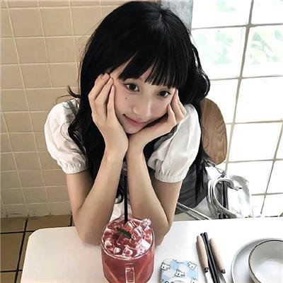 在蓝色时分飞翔